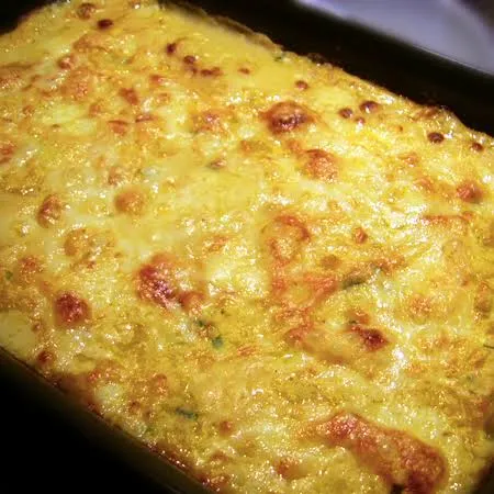 Domingo é dia de reunir a família: receita simples de frango com creme de milho