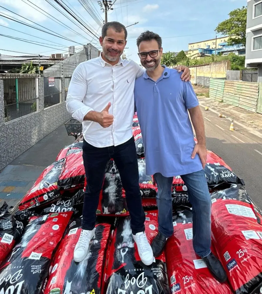 Nilton Souza acompanha entrega de 18 toneladas de ração para protetores de animais em Porto Velho