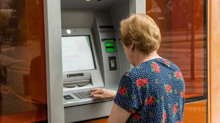 Reajuste do piso previdenciário já está em vigor em janeiro e eleva benefício mínimo para R$ 1.621