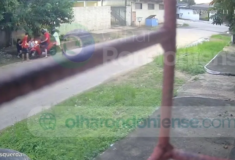 AÇÃO REGISTRADA: dois homens em uma Biz roubam celular de adolescentes no bairro Lagoinha