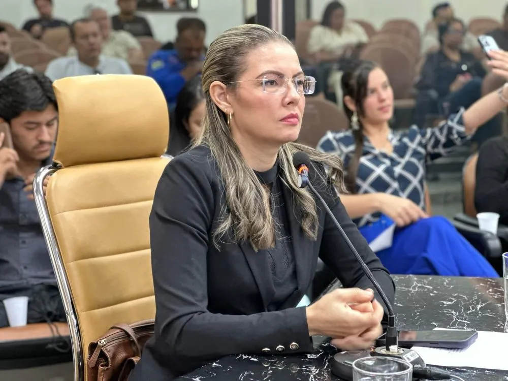 Projeto de Sofia Andrade vira lei e proíbe fogos com estampido em Porto Velho