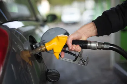 Gasolina E32 substitui E30 e terá mais etanol a partir de agosto