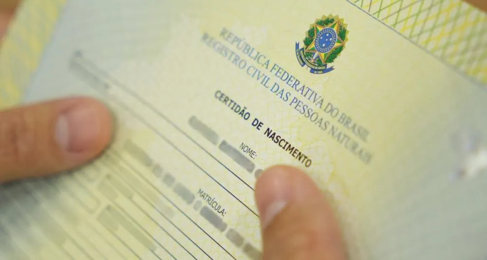 Projeto aprovado no Senado pode permitir que vítimas de violência doméstica mudem de nome; entenda o que ainda falta