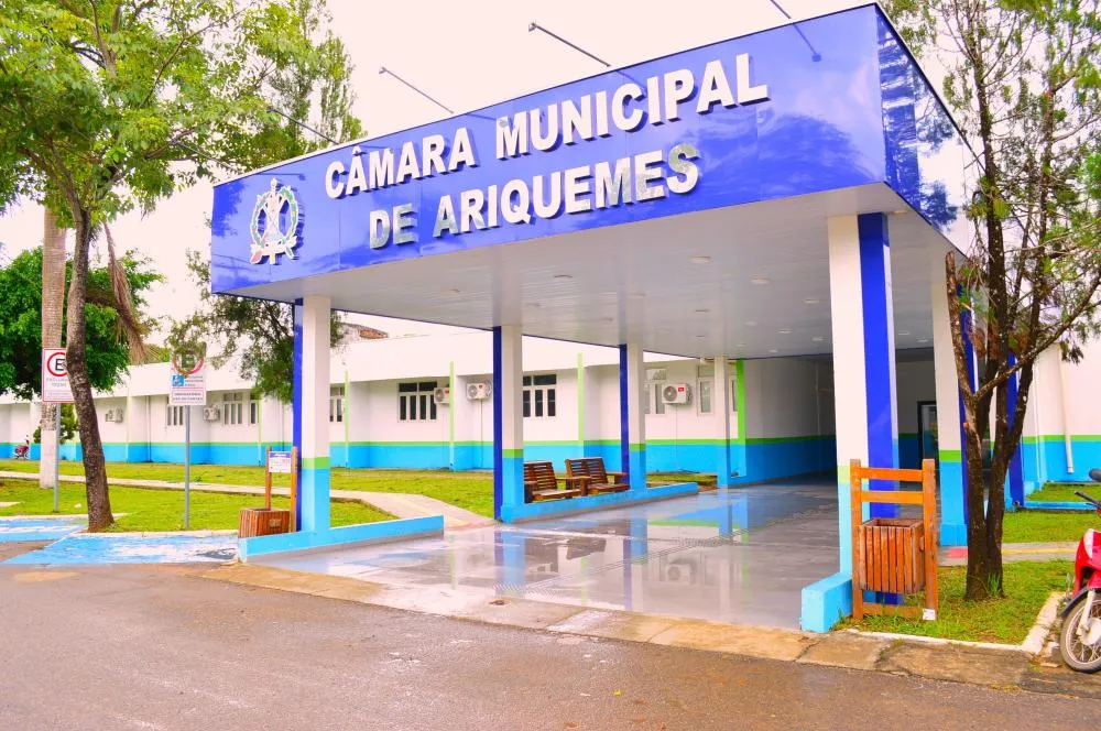 Câmara de Ariquemes abre concurso público com oito vagas e salários de até R$ 5,9 mil