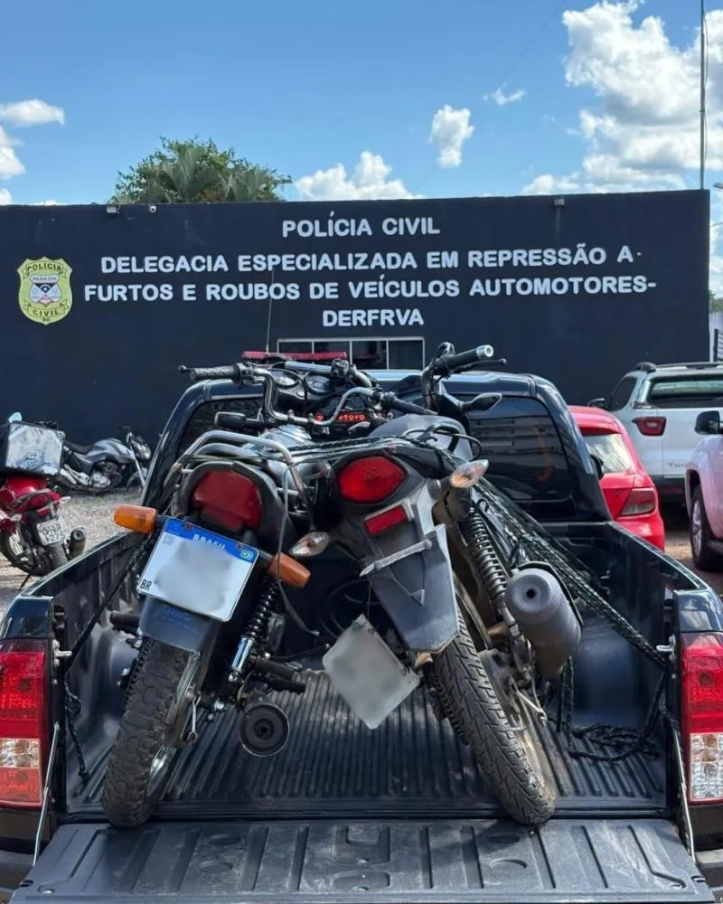 Motocicletas furtadas e adulteradas são encontradas escondidas em terreno baldio em Porto Velho
