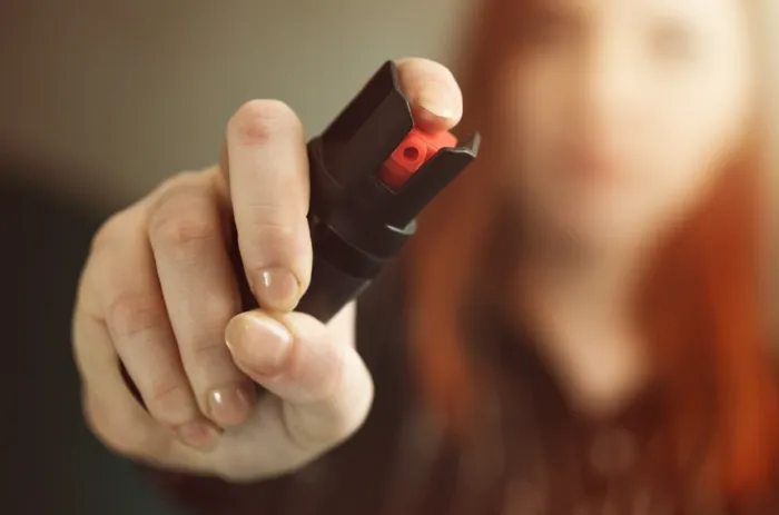 Lei autoriza venda de spray de pimenta para segurança das mulheres
