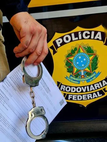 PRF RO, em pouco mais de 24 horas, cumpre dois mandados de prisão no estado