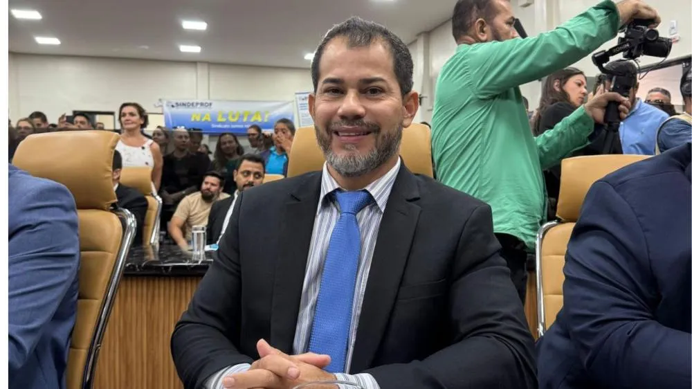 Nilton Souza reafirma compromisso com servidores da saúde e educação ao votar a favor de pautas de valorização