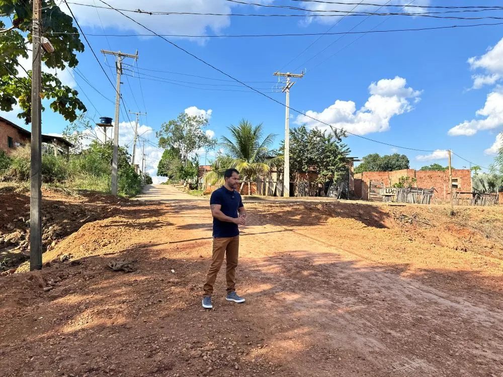Antiga ponte de madeira é substituída por rua com manilhamento após pedido do vereador Nilton Souza