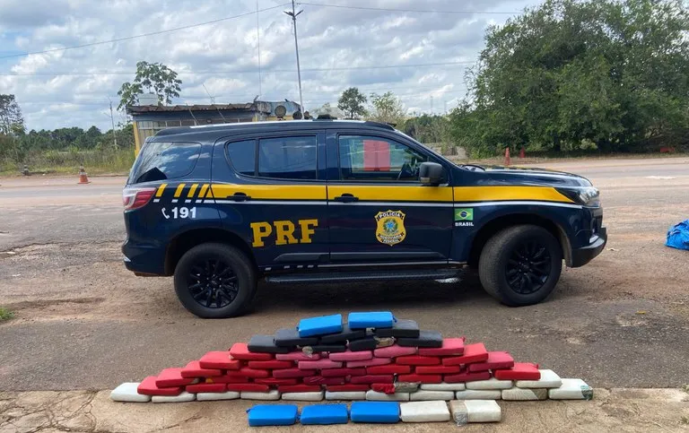 PRF em Rondônia apreende 64 kg de maconha na capital