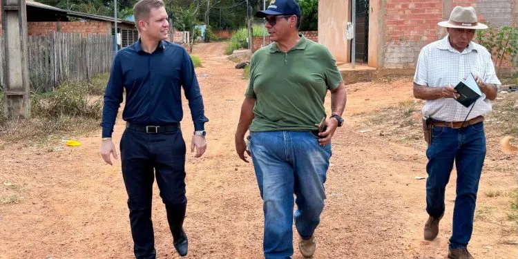 Vereador Pastor Bruno Luciano cobra melhorias em ruas do bairro Aeroclube